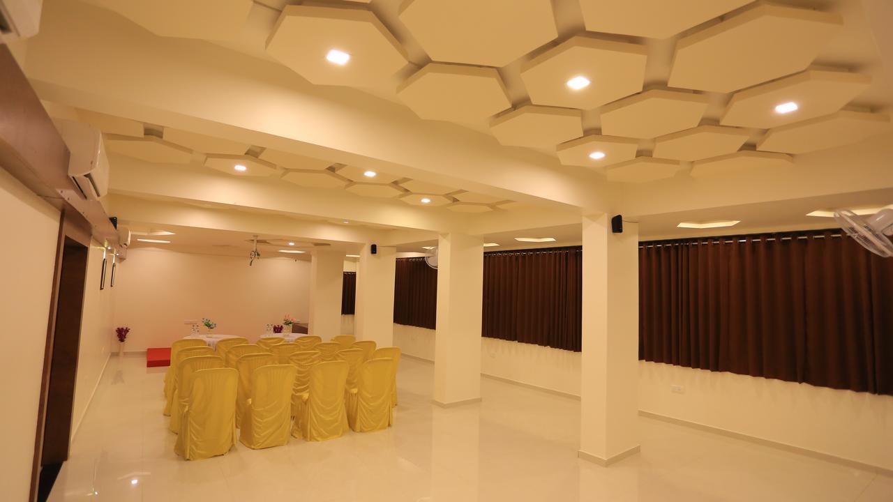 The Grand Raveta Hotel Patan  Exterior photo
