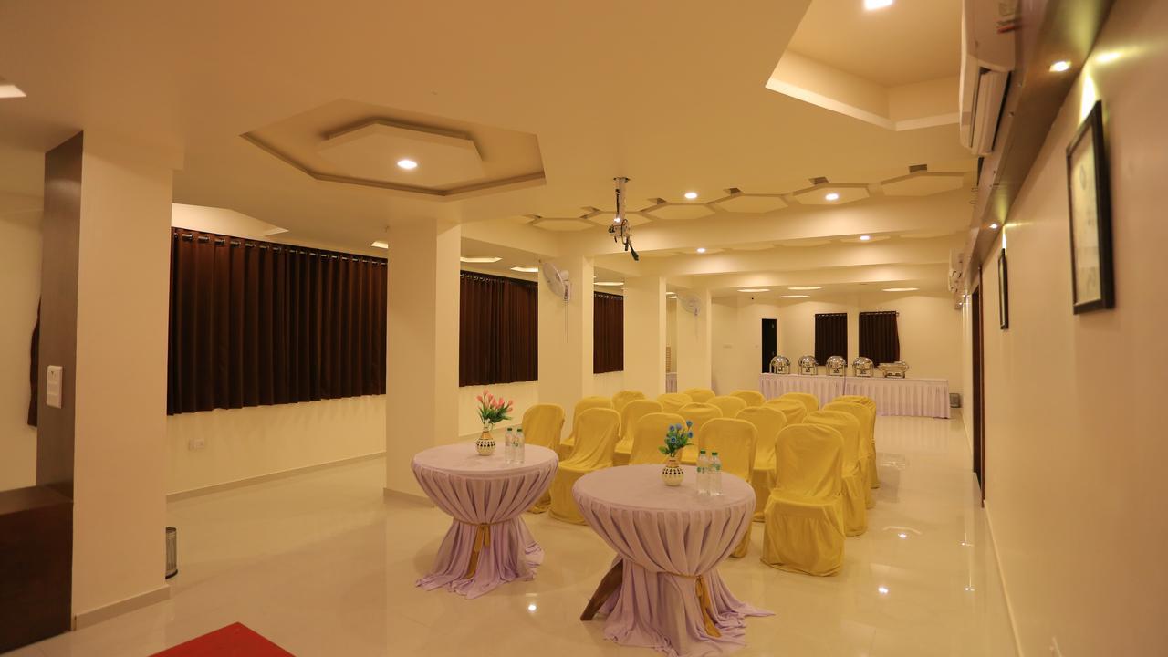 The Grand Raveta Hotel Patan  Exterior photo